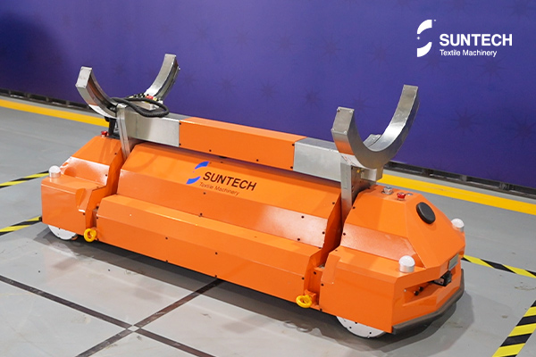 Smart Factory 101: mejora de la seguridad y la precisión con soluciones de manipulación de materiales AGV